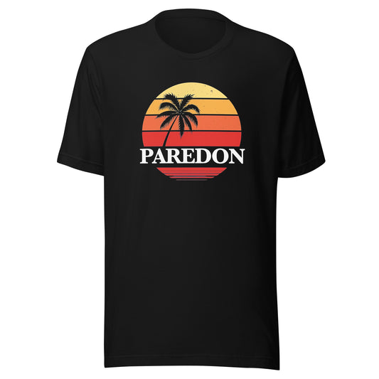 Consigue el mejor merch de El Paredón: camisetas, sudaderas y más con estilo único. Compra ahora: Playera de Paredón Sunset