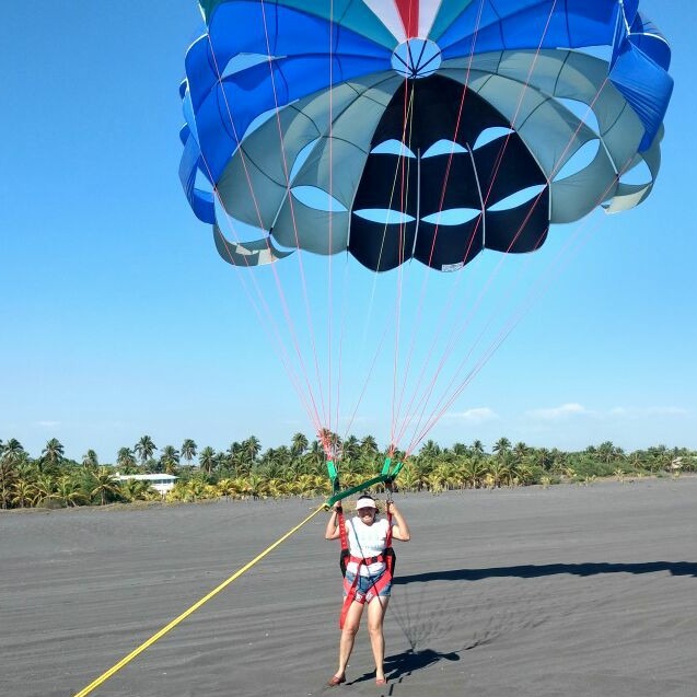Vuelo de Aventura: Parasailing - El Paredón, Guatemala 